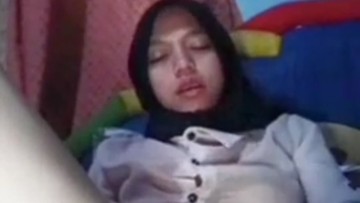 Nina Asanti Ngocok Memek Ukhty Sange-an