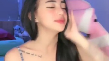 Pesona Cantiknya Miss Carissa Live Mango Nih