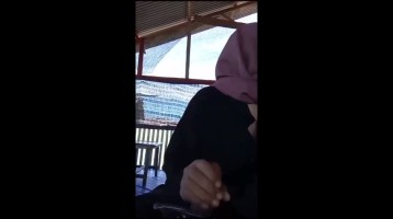 Dedek Jilbab Kocokin Punya Ayang Sebelum di Sepong Mentok