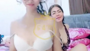 Vira dan Bestie Joget Nakal Lepas Busana