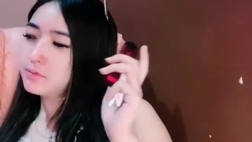 Goyang Asyik Tengah Malam Bareng si Cantik