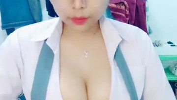 Romlah Cosplay Baju SMA Murid Seksi Menggoda